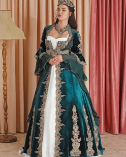 Square Collar Green Cyrsytal Beaded Velvet Caftan Enb-129