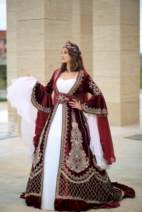 قفطان أرجواني كم قفطان    قفطان أرجواني كم قفطان